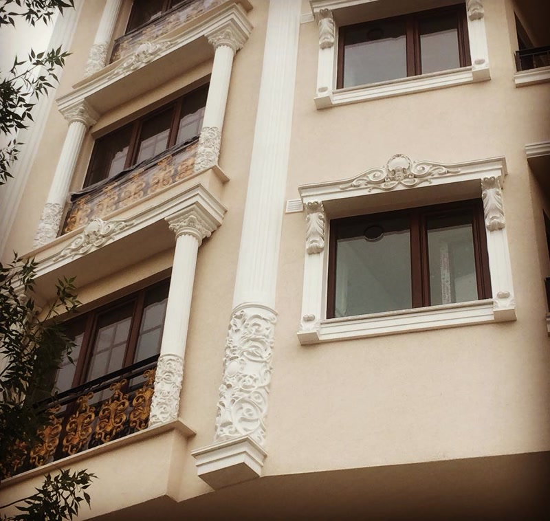 <p>

    <h1>Poliüretan Dış Cephe Tasarımı: Bina Estetiğinde Çeşitlilik ve Çekicilik</h1>
    <p>Poliüretan dış cephe tasarımı, modern mimaride esteti