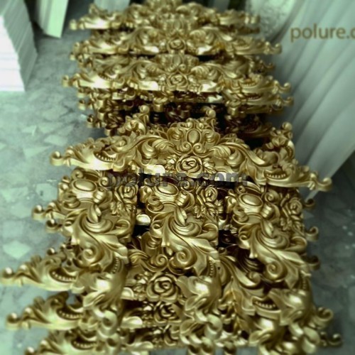 Poliüretan Taç Modelleri ile Altın Boyalı Klasik Villa Dekorasyon Fikirleri ve Tasarım Örnekleri <p>
<h1>Poliüretan Taç Modelleri</h1>
<p>Poliüretan taç modelleri, ev dekorasyonunda şıklığı ve zarafeti yansıtan önemli unsurlardan biridir. Özellikle klasik villa tarzı dekorasyonlarda tercih edilen bu modeller, mekanlara estetik bir görünüm kazandırır. Altın boyalı poliüretan taçlar, lüks bir atmosfer yaratmak için mükemmel bir seçenektir.</p>
<h2>Klasik Villa Dekorasyonunda Poliüretan Taçların Önemi</h2>
<p>Klasik villa dekorasyonu, zarif detaylar ve şık aksesuarlarla öne çıkar. Poliüretan taçlar, tavan ile duvar arasındaki geçişi yumuşatarak mekanın genel havasını değiştirir. Bu taçlar, hem modern hem de geleneksel mimari tarzlarla uyumlu bir şekilde kullanılabilir.</p>
<h2>Poliüretan Taç Modellerinin Tasarımı</h2>
<p>Poliüretan taç modelleri, farklı desen ve şekillerde tasarlanabilir. Klasik motifler, çiçek desenleri veya geometrik şekillerle zenginleştirilmiş taçlar, mekanın karakterini belirler. Altın boya ile kaplanmış taçlar, görsel olarak dikkat çekici bir etki yaratır.</p>
<h2>Örnekler ve Dekorasyon Fikirleri</h2>
<p>Ev dekorasyonunda poliüretan taçları kullanırken, bazı örnekler ve fikirler şunlardır:</p>
<ul>
<li>Oturma odasında tavanın köşelerine yerleştirilen altın boyalı taçlar, mekana zarif bir dokunuş katar.</li>
<li>Yemek odası için büyük ve gösterişli bir taç, misafirlerin dikkatini çekecek bir odak noktası oluşturur.</li>
<li>Yatak odasında, başlık kısmında kullanılan poliüretan taçlar, romantik bir atmosfer yaratır.</li>
<li>Çocuk odalarında, eğlenceli ve renkli tasarımlar ile taçlar kullanarak canlı bir dekorasyon oluşturabilirsiniz.</li>
</ul>
<h2>Sonuç</h2>
<p>Poliüretan taç modelleri, klasik villa dekorasyonunda şıklığı ve zarafeti artıran önemli bir unsurdur. Altın boyalı seçenekler, mekanlara lüks bir hava katarken, farklı tasarımlar ile her zevke hitap eder. Bu taçlar, evinizin her köşesinde estetik bir görünüm sağlamak için ideal bir tercihtir.</p>
</p><br><hr></hr>