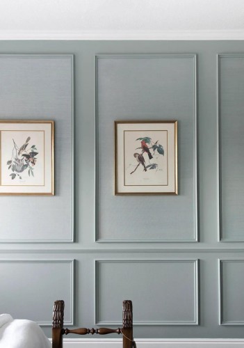 Poliüretan Duvar Çita Uygulaması: Ev ve Ofislerde Tercih Edilen Modern ve Klasik Dekorasyon Modelleri ile Özel Tasarım Fikirleri <p>
<h1>Poliüretan Duvar Çita Uygulaması: Ev ve İş Yerlerinde Tercih Edilen Dekorasyon Yöntemi</h1>

<p>Poliüretan duvar çita uygulamaları, modern dekorasyon anlayışının vazgeçilmez unsurlarından biri haline gelmiştir. Hem evlerde hem de iş yerlerinde estetik bir görünüm sağlamak için tercih edilen bu yöntem, çeşitli tasarım seçenekleri ile her zevke hitap etmektedir.</p>

<h2>Poliüretan Duvar Çita Nedir?</h2>
<p>Poliüretan, hafif, dayanıklı ve esnek bir malzemedir. Duvar çita uygulamalarında kullanılan poliüretan, dekoratif amaçlarla duvarlara uygulanan şeritler veya paneller şeklinde tasarlanmıştır. Bu uygulama, mekanlara derinlik ve karakter katmanın yanı sıra, duvarların korunmasına da yardımcı olur.</p>

<h2>Uygulama Alanları</h2>
<p>Poliüretan duvar çita uygulamaları, evlerde oturma odası, yatak odası, mutfak gibi alanlarda kullanılabileceği gibi, iş yerlerinde de ofisler, mağazalar ve restoranlar gibi mekanlarda tercih edilmektedir. Bu uygulama, mekana modern bir hava katarken, aynı zamanda klasik dokunuşlar da sunar.</p>

<h2>Modern ve Klasik Tasarım Seçenekleri</h2>
<p>Poliüretan duvar çita modelleri, modern ve klasik tarzda birçok seçenek sunar. Modern tasarımlar genellikle sade ve minimal çizgilere sahipken, klasik modeller daha detaylı ve gösterişli yapılar içerir. Bu çeşitlilik, kullanıcıların kendi tarzlarını yansıtmalarına olanak tanır.</p>

<h3>Modern Tasarım Örnekleri</h3>
<ul>
    <li>Sade ve düz hatlara sahip poliüretan çitalar</li>
    <li>Geometrik desenlerle zenginleştirilmiş modeller</li>
    <li>Mat ve parlak yüzey seçenekleri</li>
</ul>

<h3>Klasik Tasarım Örnekleri</h3>
<ul>
    <li>Oymalı detaylarla süslenmiş çitalar</li>
    <li>Antik görünüm sağlayan vintage tarzı modeller</li>
    <li>Altın veya gümüş renkli kaplamalarla zenginleştirilmiş seçenekler</li>
</ul>

<h2>Uygulama Süreci</h2>
<p>Poliüretan duvar çita uygulaması, uzman kişiler tarafından yapılmalıdır. Uygulama öncesinde mekanın ölçüleri alınmalı ve uygun model seçilmelidir. Duvar yüzeyi temizlenmeli ve poliüretan çitalar, özel yapıştırıcılar ile dikkatlice monte edilmelidir. Son olarak, dilediğiniz renkte boyama işlemi yapılabilir.</p>

<h2>Sonuç</h2>
<p>Poliüretan duvar çita uygulamaları, estetik ve fonksiyonel bir dekorasyon çözümü sunarak, ev ve iş yerlerinin atmosferini değiştirme potansiyeline sahiptir. Modern ve klasik tasarım seçenekleri ile herkesin beğenisine hitap eden bu uygulama, mekanların daha şık ve davetkar görünmesini sağlar.</p>
</p><br><hr></hr>