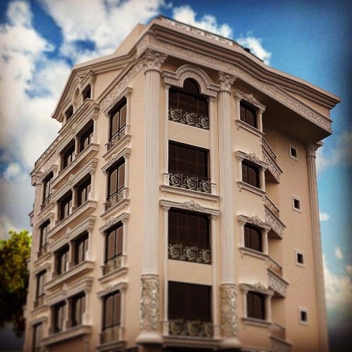 Poliüretan Dış Cephe Tasarımı: İklim Koşullarının Etkisi ve Klasik Otel Dekorasyon Modelleri ile Fikirler <p>

    <h1>Poliüretan Otel Dış Cephe Tasarımı</h1>
    <p>Otel dış cephe tasarımı, misafirlerin ilk izlenimini oluşturduğundan son derece önemlidir. Bu bağlamda poliüretan malzemelerin kullanımı, hem estetik hem de fonksiyonel açıdan avantajlar sunar. İklim koşulları, otel dış cephe tasarımında etkili bir faktördür. Bu nedenle, tasarım aşamasında bölgenin iklim özellikleri dikkate alınmalıdır.</p>
    
    <h2>İklim Koşullarının Etkisi</h2>
    <p>İklim, dış cephe malzemelerinin seçimi ve uygulanmasında kritik bir rol oynar. Örneğin, sıcak ve nemli iklimlerde, ısı yalıtımını artıran ve suya dayanıklı poliüretan malzemeler tercih edilmelidir. Soğuk iklimlerde ise, ısı kaybını önleyen ve kar yüküne dayanıklı tasarımlar ön plana çıkar.</p>

    <h2>Dış Klasik Otel Tasarımı</h2>
    <p>Klasik otel tasarımı, zamansız bir estetik sunarak misafirlere sıcak bir karşılama sağlar. Dış cephede kullanılan klasik detaylar, zarif bir görünüm oluştururken poliüretan malzemelerin esnekliği sayesinde modern dokunuşlar eklenebilir. Klasik sütunlar, kemerler ve detaylı oymalar, poliüretan ile kolayca uygulanabilir.</p>

    <h2>Klasik Otel Dekorasyon Modelleri</h2>
    <p>Klasik otel dekorasyonunda, genellikle doğal renk paletleri ve zengin dokular tercih edilir. Poliüretan malzemeler, bu tarz dekorasyon için ideal bir seçimdir. Duvar kaplamaları, tavan süslemeleri ve dış cephe aksesuarları gibi çeşitli uygulamalarla klasik bir atmosfer yaratılabilir.</p>

    <h2>Tasarım ve Örnekleri</h2>
    <p>Poliüretan otel dış cephe tasarımı için birçok örnek bulunmaktadır. Örneğin, Fransız tarzı bir otel tasarımında, klasik oymalı detaylar ve pastel renkler kullanılarak şık bir görünüm elde edilebilir. Ayrıca, İtalyan tarzı bir otel tasarımında, geniş balkonlar ve taş görünümlü poliüretan paneller ile zarif bir estetik sağlanabilir.</p>

    <h2>Dekorasyon Fikirleri</h2>
    <p>Otel dış cephe dekorasyonunda yaratıcı fikirler, misafirlerin dikkatini çekmek için önemlidir. Örneğin, poliüretan ile yapılan aydınlatma elemanları ve dış mekan mobilyaları, hem işlevsel hem de estetik bir görünüm sunar. Ayrıca, bitki örtüsü ile uyumlu tasarımlar, doğal bir atmosfer yaratmada etkili olacaktır.</p>

    <h2>Sonuç</h2>
    <p>Poliüretan otel dış cephe tasarımı, iklim koşullarına uygun, estetik ve fonksiyonel çözümler sunar. Klasik detaylar ve modern uygulamalar bir araya getirildiğinde, unutulmaz bir misafir deneyimi sağlanabilir. Doğru malzeme ve tasarım seçimleri ile otelinizin dış cephesi, konuklarınızı etkileyecek bir cazibe merkezi haline gelebilir.</p>

</p><br><hr></hr>