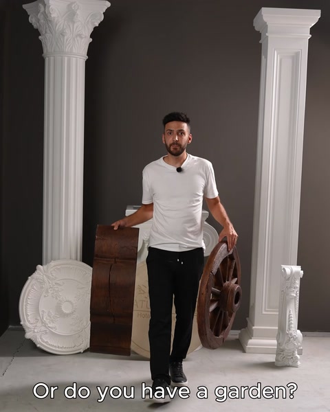 Ahşap görünümlü tekerlek modeli dekoratif bahçe ürünü olarak sunuluyor