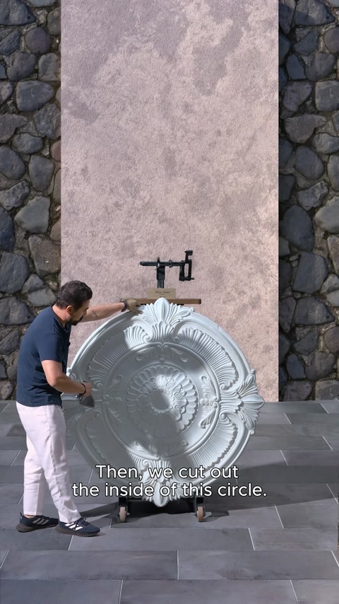 Göbeğin iç kısmı çıkarılarak iki kemer parçası oluşturuluyor