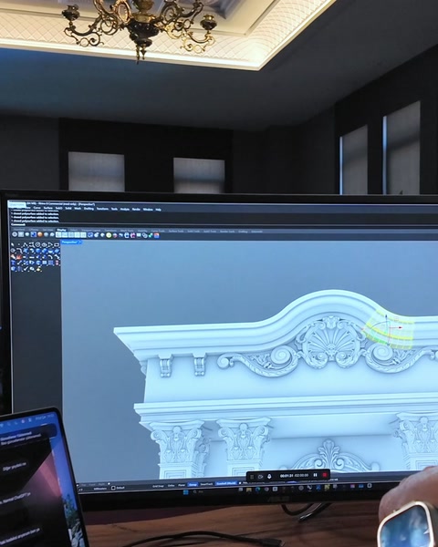 Alınlık modelinin kenar profili ekranda wireframe görünümde