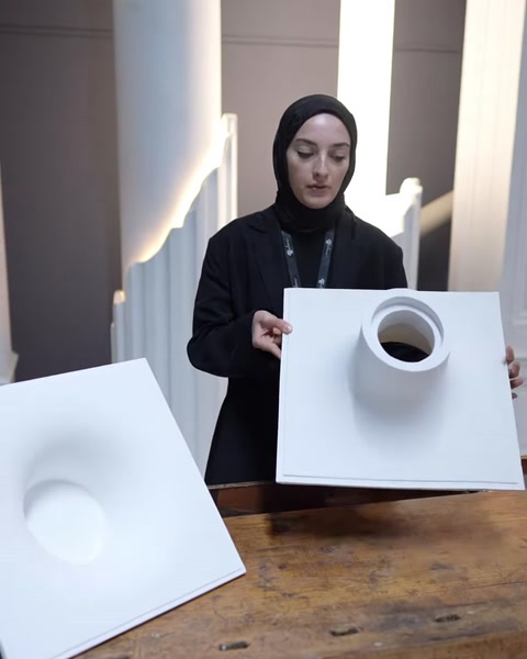 Dış bükey amorf armatürün yükseltilmiş spot boşluğu yakından gösteriliyor