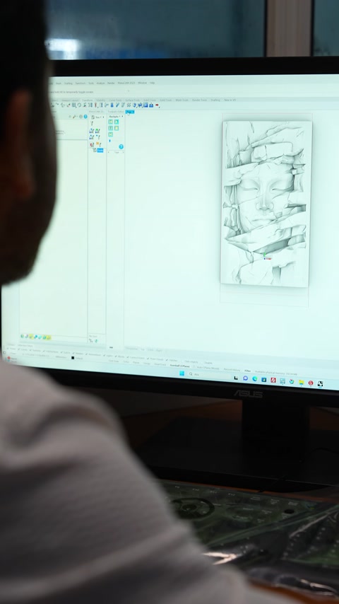 Kaya dokulu pano modeli CNC yazılımında düzenleniyor