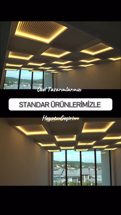 Aydınlatılmış geometrik tavan düzeni mekânın genel görünümünü tamamlıyor