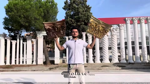 Kahverengi ve altın renkli iki sütun başlığı karşılaştırılıyor