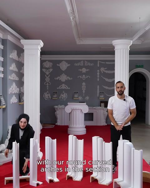 Farklı ölçülerde yuvarlak kavisli kemer ürünleri dizi halinde duruyor