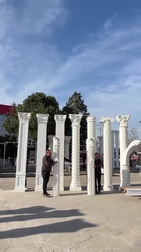 Farklı gövde ve başlıklara sahip sütun modelleri sıralanıyor