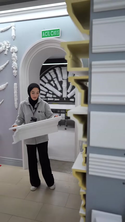Açılı tutulan söve modelinin kesiti ve çıkıntıları görülüyor