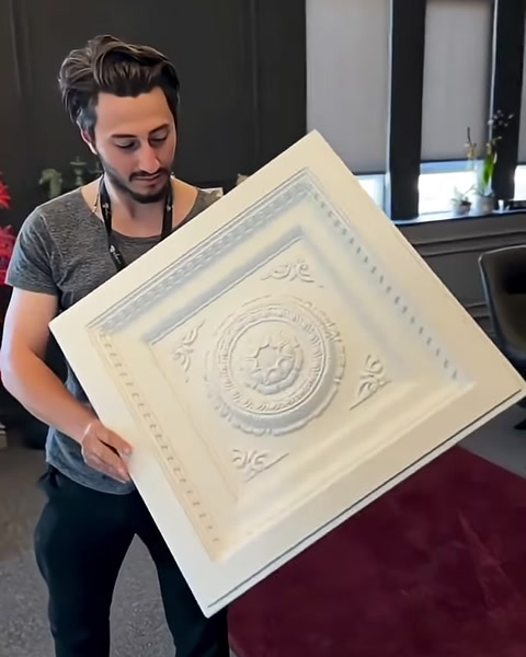 Kare Kaset Kubbe ve Geometrik Tavan Panelleriyle Klasik Mimariyi Modern Alanlara Taşıyan Poliüretan — 0:14