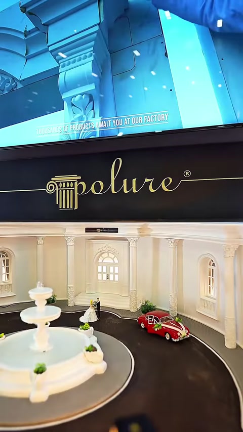 Kemerli pencereler ve sütunlarla hazırlanan mimari maket detayı
