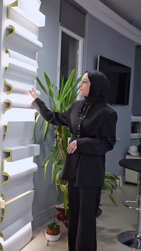 Farklı kesitlerde poliüretan gizli ışık profilleri sergileniyor
