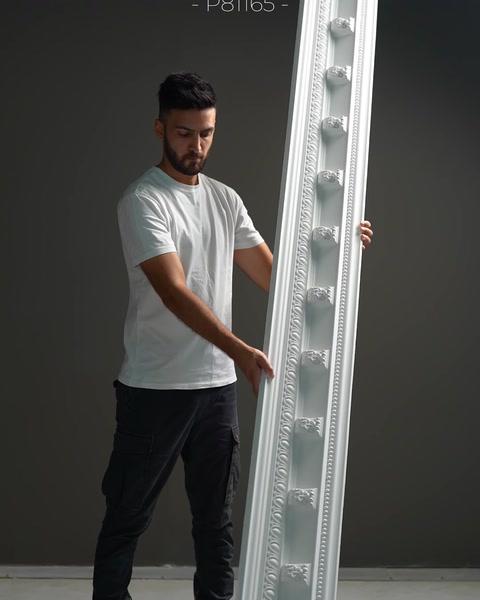 Kare desenli dokulu kartonpiyer modeli gösteriliyor