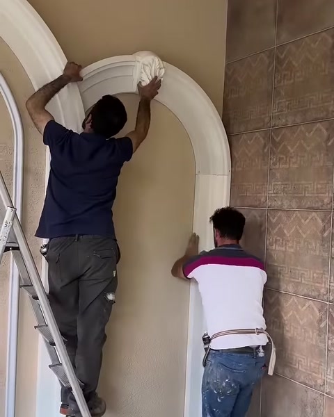 Kemer tepeliği ve çevresindeki parçalar elle sabitleniyor