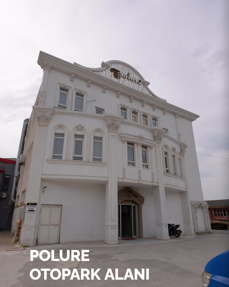 Polure fabrika binası dış cephesi ve otopark alanı
