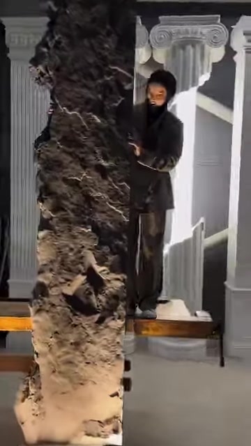 Kanyon dokulu kaya panel dikey konumda yakından tanıtılıyor