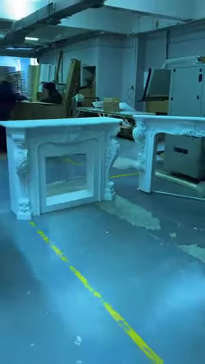 Farklı açıklık biçimlerine sahip iki hazır şömine modeli