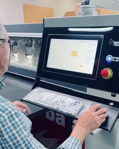 Poliüretan Pilaster Sütun Başlıkları ile Dekoratif Mimari Çözümler — 0:19