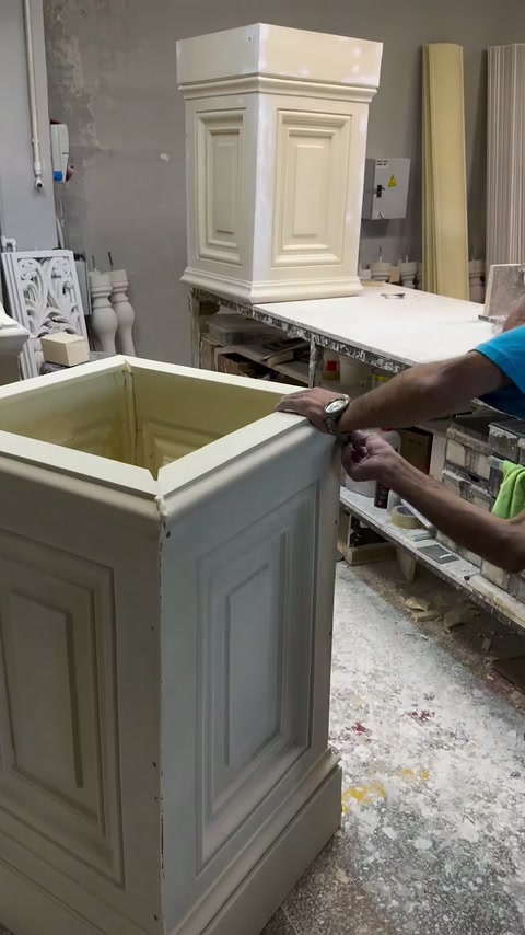 Pilaster gövdesinin iç yapısı ve dış profilleri gösteriliyor
