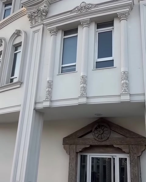 Polure Poliüretan Sütun Başlıkları ile Modern ve Klasik Mimari Dokunuşlar — 0:13