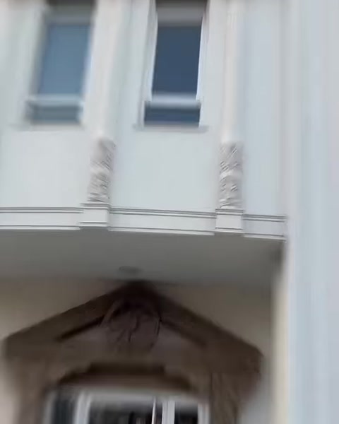 Polure Poliüretan Sütun Başlıkları ile Modern ve Klasik Mimari Dokunuşlar — 0:16