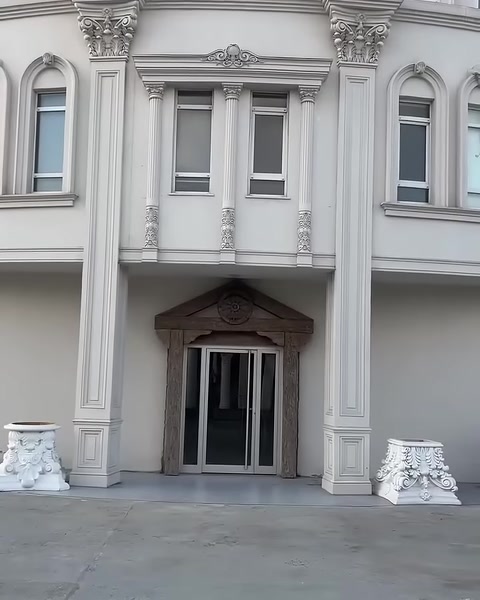Polure Poliüretan Sütun Başlıkları ile Modern ve Klasik Mimari Dokunuşlar — 0:17
