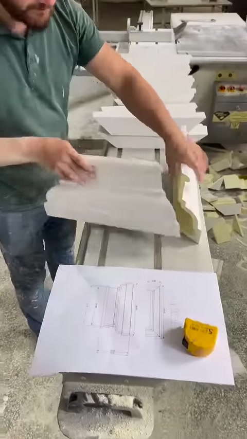 Söve parçaları çizime göre üst üste yerleştirilerek kontrol ediliyor