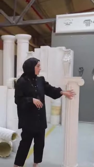 Farklı kalınlıklardaki yivli sütun gövdeleri yan yana tanıtılıyor